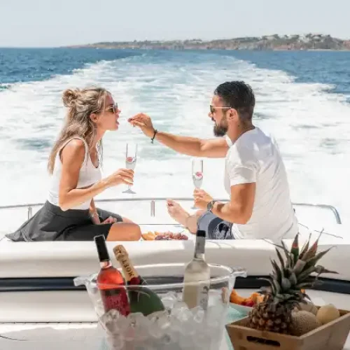 Private-Romantic-Yacht-Dinner